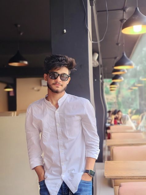 Boy Pic Stylish, Smart Boy Pic, Boys Pic, Hipster Outfits Men, Boys Pic Stylish Dp, Best Poses For Boys, Best Poses For Photography, Army Girlfriend Pictures, Smart Boy