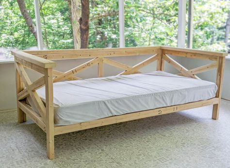 Day Bed Frame Diy, Day Bed Diy, Diy Day Bed, Full Size Daybed, Wooden Daybed, Diy Daybed, Wood Daybed, Build Plans, Diy Couch