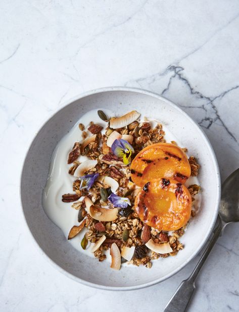 Oat Granola Recipe, American Pancakes, Granola Breakfast, Perfect Brunch, California Living, Poached Egg, Rye Bread, Travel Magazine, Granola Recipes