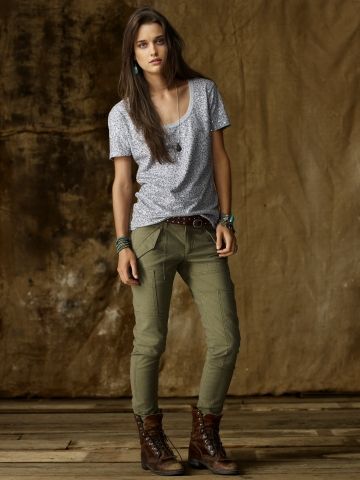 The Polished Pebble: Pure Ralph Lauren: Denim and Supply Hiking Style, Safari Outfits, Olive Jeans, Army Green Pants, Olive Pants, Boating Outfit, Ralph Lauren Denim, Outfit Fall, Denim And Supply