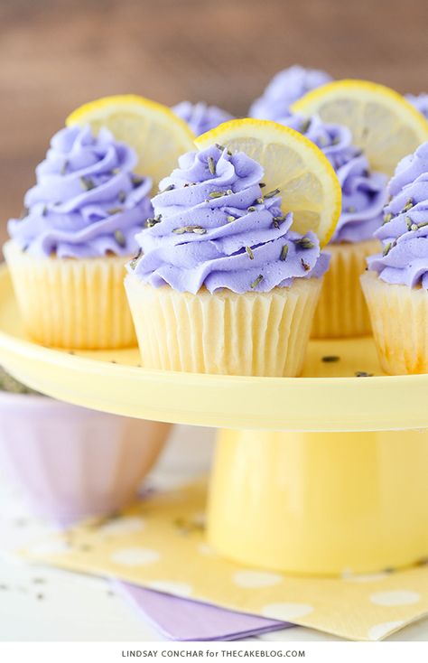 Lemon Lavender Cupcakes - easy lemon cupcakes with a light lavender frosting | by Lindsay Conchar for TheCakeBlog.com Lemon Lavender Cupcakes, Lavender Cupcakes, Cake Blog, Lemon Cupcakes, Yellow Cake, Lemon Lavender, Savoury Cake, Let Them Eat Cake, Mini Cakes