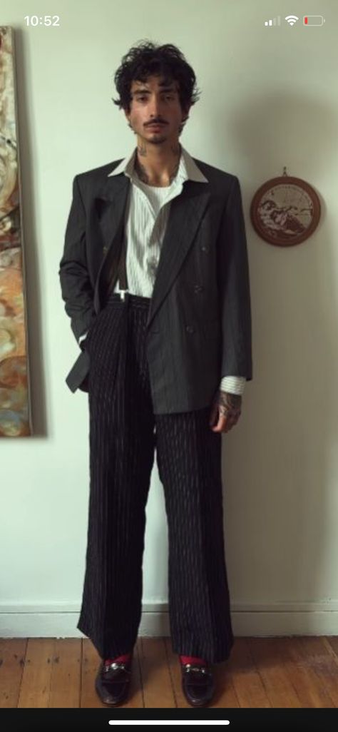 Baggy Formal Outfit Men, Mens Alternative Fashion Grunge, Fancy Masc Outfits, Sophisticated Outfits Men, Baggy Suit, Noxus League Of Legends, Jazz Outfits, Masc Outfits, Classy Outfits Men