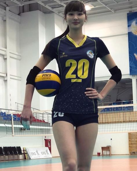 saved to サビーナ・アルシンベコバ Sabina Altynbekova Sabina Altynbekova, Volleyball Team Pictures, Vollyball Outfits, Sports Photoshoot, Volleyball Senior Pictures, Volleyball Photos, Volleyball Poses, Cute Sporty Outfits, Volleyball Inspiration