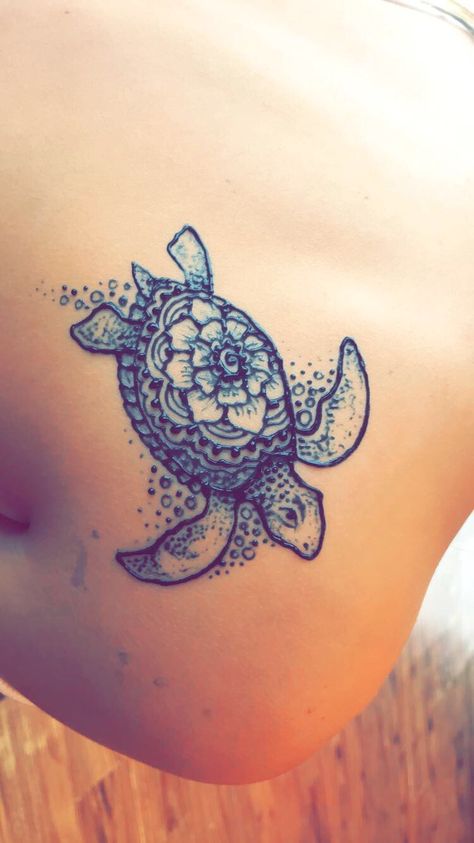 Henna Tattoo Turtle, Tattoo Designs Turtle, Henna Turtle, Animal Henna Designs, Tattoos Turtle, Turtle Henna, Tattoo Turtle, Henna Tattoo Designs Arm, Tattoos Henna