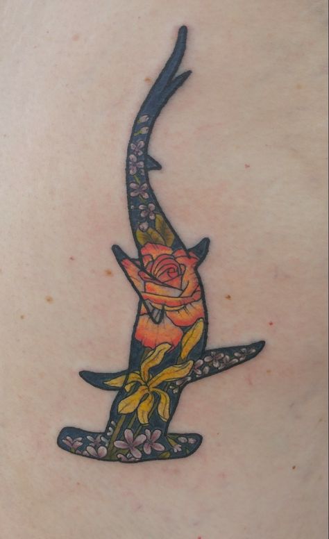 Red Shark Tattoo, Shark Tattoo Watercolor, Floral Shark Tattoo, Fiji Tattoo, Red Lotus Tattoo, Beachy Tattoos, Hammerhead Shark Tattoo, Tattoo With Flowers, Head Flower