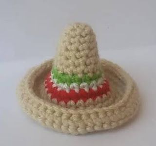 PATRONES AMIGURUMI GRATIS: PATRON GRATIS GORRO MEXICANO AMIGURUMI 43832 Mini Hats, Miniature Crochet, Micro Crochet, Mexican Christmas, Crochet Fun, Crochet Christmas Ornaments, Sewing Stitches, Crochet Creations, Pattern Library