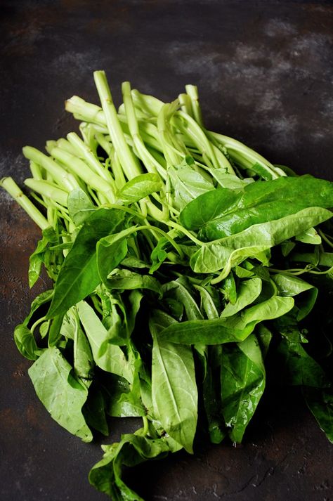 Water Spinach Water Spinach Recipe, Lunch Background, African Vegetables, Hot Thai Kitchen, Popular Thai Dishes, Gluten Free Chinese, Thai Stir Fry, Water Spinach, Thai Foods