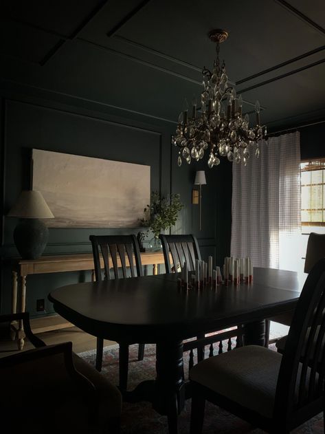 Formal Dining Room Ceiling Ideas, Dark Traditional Dining Room, Dark Painted Ceiling Dining Room, Dark Formal Dining Room, Moody Dining Room Chandelier, Moody Dining Room Lighting, Black Painted Dining Room, Dark Green Moody Dining Room, Dark Painted Dining Room Walls