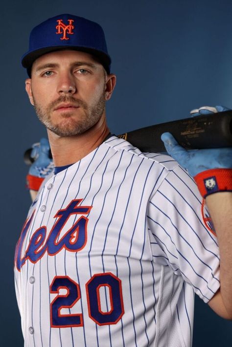 Pete Alonso Hair Loss: Is He Going Bald? Pete Alonso Mets, Mlb Baseball Players, Famous Athletes, Hot Baseball Players, Pete Alonso, Hair Transplant Procedure, Going Bald, Receding Hairline, College Baseball