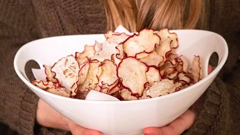 17 Easy Homemade Chips For People Who Hate To Cook Homemade Chips Recipe, Dehydrated Zucchini Chips, Oven Baked Chips, Paleo Friendly Snacks, Keto Cheese Chips, Cucumber Chips, Radish Chips, Bacon Chips, Chip Recipes