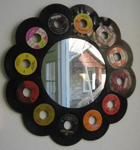 Vinyl Record Projects, Records Diy, Luminaria Diy, Vinyl Record Crafts, Record Crafts, Plastic Recycling, Old Records, Crust Punk, Vinyl Record Art