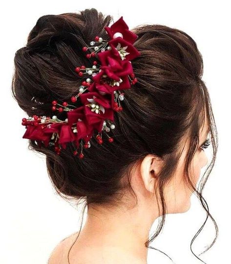 Rose Juda Hairstyle, Juda Pin Designs, Red Wedding Hair Accessories, Bridal Juda Hairstyles With Flowers, Bridal Juda Hairstyles, Red Wedding Hair, Bridal Hairdos, Kids Short Hair Styles, Brides Made