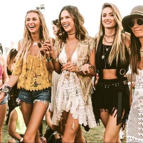 What Is Boho, Neutral Closet, Closet Revamp, Boho Styl, نظارات شمسية, Boho Style Outfits, Coachella Fashion, Bohemian Lifestyle, Coachella Outfit