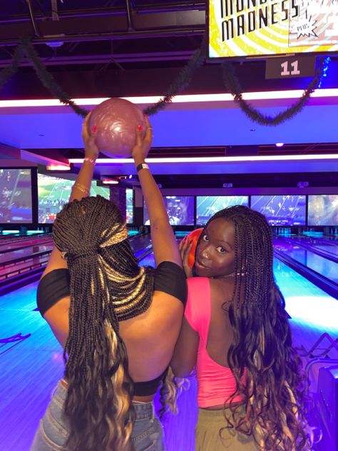 Black girls bowling😍 Summer Ideas Black People, Black Girls Having Fun Aesthetic, Bowling With Friends, Friendship Pictures Ideas, Girls Bowling, Weave Hairstyles Braided, Friends Hanging Out, Activities For Girls, Cute Friend Pictures