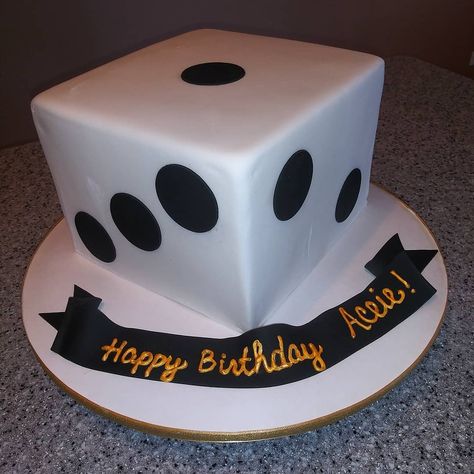 Dice Birthday Cake, Dice Cake Ideas, Game Night Cake, Dice Cake, Cakes For Men, Birthday Games, Game Night, 21st Birthday, Theme Party