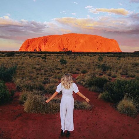 Beautiful Uluru, also called Ayers Rock in the red centre of Australia Australia Itinerary, Ayers Rock, Oceania Travel, Alice Springs, Road Trip Fun, Instagram Pose, How To Pose, Red Rock, Magical Places