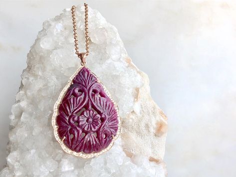 Carved Ruby Pendant, Carved Stone Jewellery, Carved Gemstones Jewelry, Carving Stone Jewellery, Accessory Reference, Carved Stone Jewelry, Jewellery Rendering, Carved Gemstones, Carving Stone