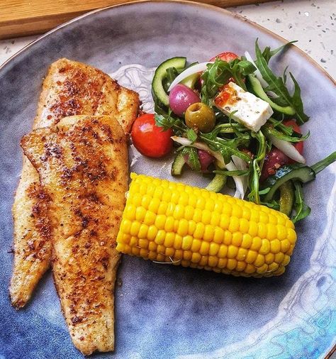 Girl Lunch, Healthy Food Menu, Healthy Food Inspiration, Fish Recipe, Healthy Food Dishes, Health Dinner, Healthy Food Motivation, Healthy Lifestyle Food, Health Dinner Recipes