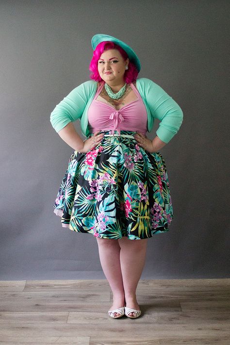 Low Maintenance Fashion, Plus-koon Muoti, Plus Size Rockabilly, Popular Images, Retro Fashion Outfits, Pin Up Outfits, Awesome Outfits, Quirky Fashion, Big Girl Fashion