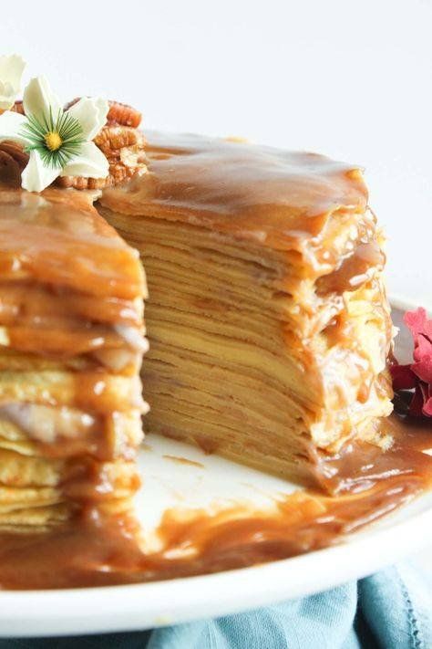 Banana Butterscotch, Crepe Cake Recipe, Sweet Crepes, Crepe Cake, Crepe Recipes, Pancakes And Waffles, Food Cakes, Churros, Let Them Eat Cake