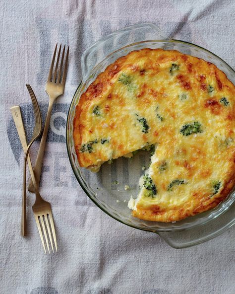 Crustless Broccoli and Cheddar Quiche. Will use almond milk and garden baby broccoli Broccoli And Cheddar Quiche, Broccoli Cheddar Quiche, Cheddar Quiche, Savory Bacon, Broccoli And Cheddar, Broccoli Quiche, Sweet Onions, Cup Of Jo, Crustless Quiche