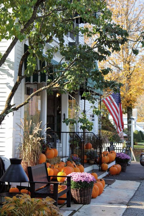 Fall Coastal Grandmother, Beach Town Aesthetic, Dorset Vermont, England Outfits, Electric Pole, Aesthetic Pumpkin, Magical Autumn, New England Aesthetic, Vermont Fall