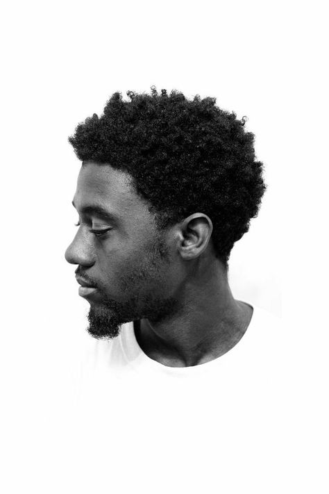 Black Portraits, High Key Portrait, High Key Photography, All Things Black, Drawing Men, Afro Hairstyles Men, Portrait Practice, Men's Portrait Photography, Male Portrait Poses