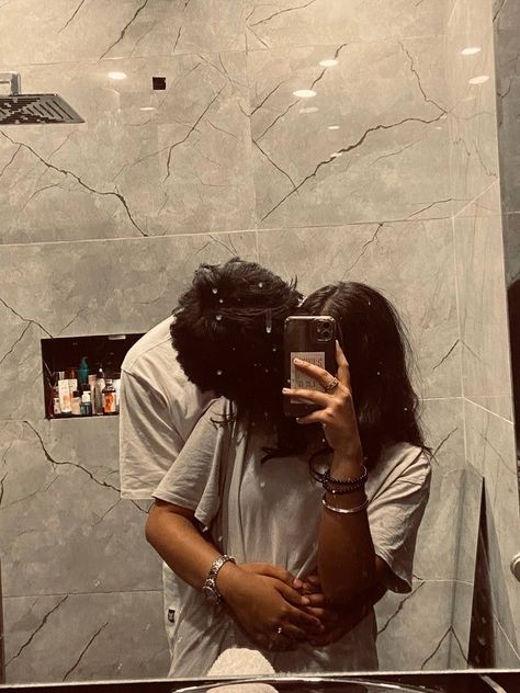 Couples Hidden Face Pics, Boyfriend Instagram, Couple Poses Reference, Mirror Selfie Poses, Face Aesthetic, Cute Relationship Photos, Couple Picture Poses, Cute Couple Poses, Photo Poses For Couples