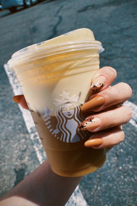 Fall nails inspired by pumpkin spice! Autumn Nails Short Almond, Pumpkin Spice Latte Nails, Cozy Fall Nails, Psl Nails, Fall Nails With Pumpkins, Latte Nail Art, Fall Vibes Nails, Fall Themed Nails Autumn, Aestethic Nails