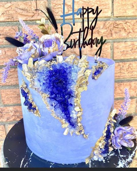 Amethyst Cake, Crystal Cakes, Geode Cakes, Gem Cake, Nice Cakes, Purple Cakes Birthday, Geode Cake, Crystal Cake, Purple Cakes