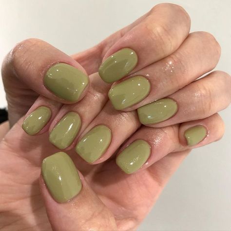 Green Nail Polish, Green Nail, Minimal Nails, Her Nails, Nail Swag, Minimalist Nails, Dream Nails, Funky Nails, Cute Acrylic Nails