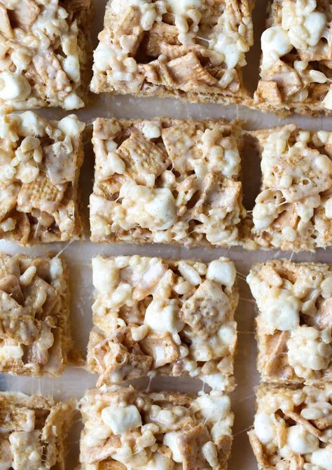 Cinnamon Toast Crunch Krispie Treats are a sweet cinnamon sugar spin on gooey marshmallow squares! Cinnamon Toast Rice Krispie Treats, Cinnamon Toast Crunch Rice Crispy Treats, Cinnamon Toast Crunch Treats, Marshmellow Treats, Easy Microwave Desserts, Cinnamon Chex, Marshmallow Squares, Microwave Dessert, Krispie Treats Recipe