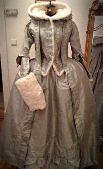 1700 Dress, Winter Gown, Historical Garments, Rococo Era, Victorian Era Dresses, Historical Clothes, Historical Costuming, 18th Century Dress, Rococo Fashion