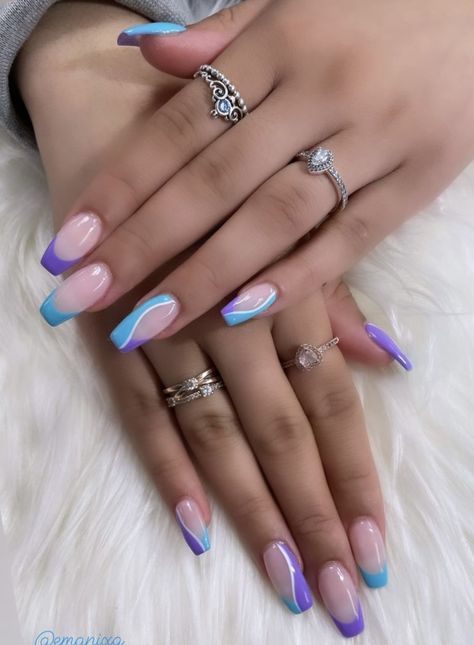 Blue Nails With Purple Design, Easter Blue Nails, Purple Summer Nails 2023, Nokti Za 2023 Leto, Light Purple And Blue Nails, Baby Blue And Purple Nails, Nails 2023 Purple, Nail Art Lilla, Purple And Blue Acrylic Nails