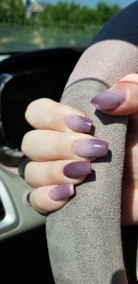 Grey Purple Ombre Nails, Deep Purple Ombre Nails, Smokey Purple Nails, Winter Ombré Nails, Ombre Nails Colors Combinations, Ambra Nails Ombre, Mauve Ombre Nails, Dark Purple Ombre Nails, Ombre Purple Nails