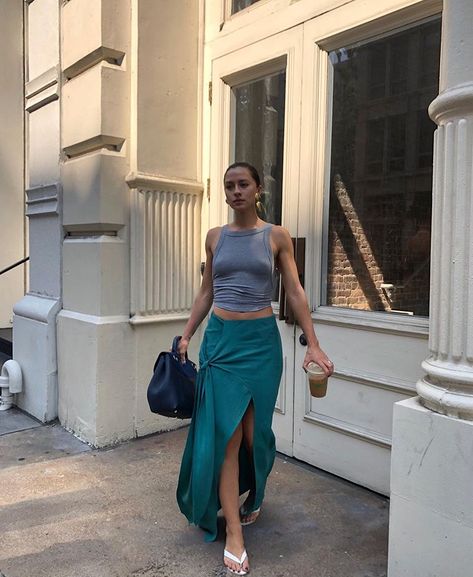 Karla Deras Chambers auf Instagram: „📀“ Karla Deras Style, Christian Style, Women Closet, Karla Deras, Y2k Fashion Aesthetic, Dinner Fits, Daily Fashion Inspiration, Christian Fashion, Future Outfit