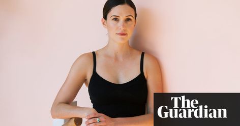 'The people’s yogi': how Adriene Mishler became a YouTube phenomenon | Life and style | The Guardian Adriene Mishler, 10 Minute Morning Yoga, Beautiful Woman Portrait, Stretches For Runners, Yoga With Adriene, 30 Day Yoga, Jillian Michaels, Yoga At Home, Online Yoga