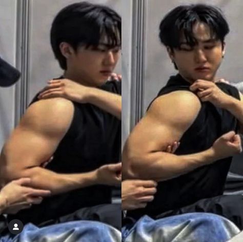 Changbin Biceps, Changbin Straykids, Seo Changbin, Cute Piggies, He Makes Me Happy, Skz In Cute, L Love You, Losing A Child, Homeless Children