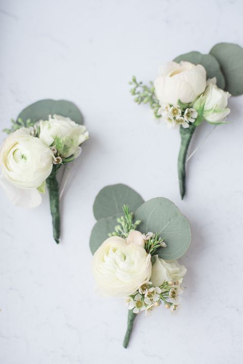 A clean, elegant boutonniere option for a wedding in any season Photo by: @briwhitmanphoto Dusty Miller Boutonniere, Lambs Ear Boutonniere, Dusty Miller Centerpiece, Dusty Miller Wedding, Dusty Miller Bouquet, Wedding Altar Flowers, Elegant Boutonniere, Altar Flowers Wedding, Wedding Flowers Ceremony