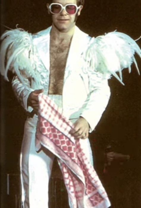 Elton John Iconic Looks, Elton John Party, Disco Outfit Men, Benny And The Jets, Elton John Costume, Madonna Costume, Party Monsters, Studio 54 Party, Crocodile Rock