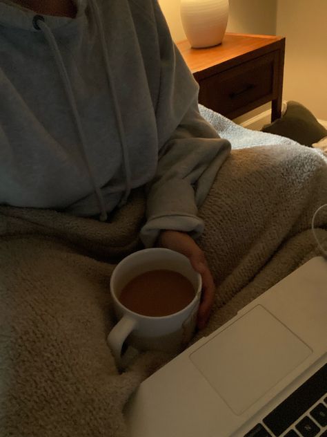 coffee in bed, fall aesthetic, rainy morning, cozy Bed Kind, Morning Bed, Morning School, Early Morning Coffee, Morning Girl, Coffee In Bed, Rainy Morning, End Tables With Drawers, Cozy Mornings