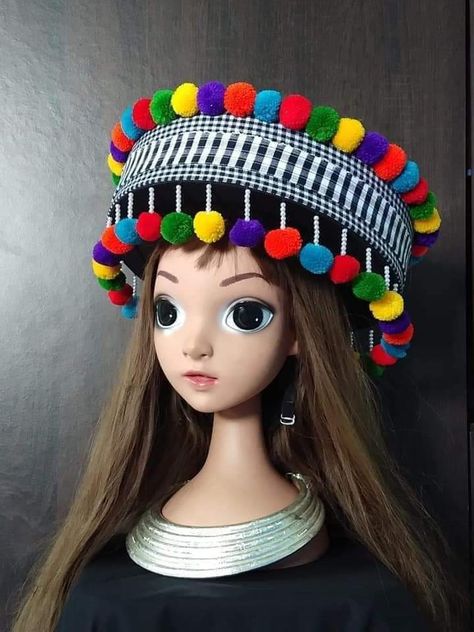 Hmong Dress, Hmong Clothing, Donut Hat, Paj Ntaub, Vietnamese Clothing, Hmong Clothes, Thai Clothes, Culture Clothing, Head Dress