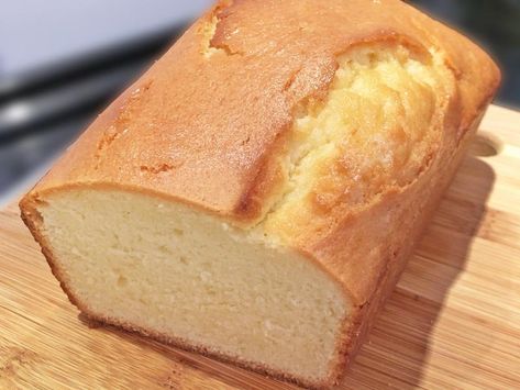 Gluten Free Lemon Pound Cake Recipe (or vanilla or almond) (with excellent dairy-free and egg-free options) https://glutenfreerecipebox.com/gluten-free-lemon-pound-cake/ #glutenfree #dairyfree #eggfree #vegan (if desired) #poundcake #lemon #lemoncake #quickbread #glutenfreecake #glutenfreerecipes #glutenfreedairyfree #glutenfreeveegan #vanilla #lemon #almond #coffeecake #dairyfreecake #gfdf #gfdfef #dfef Gluten Free Lemon Pound Cake, Gluten Free Yorkshire Pudding, Gluten Free Sponge Cake, Gluten Free Caramel Apples, Gluten Free Pound Cake, Gf Sweets, Recipe Developer, Gluten Free Cake Recipe, Dairy Free Cake