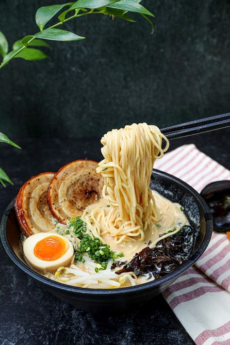 EASY Real Tonkotsu Recipe Ramen Noodle Recipes Tonkotsu, Tonkotsu Ramen Recipe, Ramen Aesthetics, Best Ramen Recipe, Ramen Easy, Ramen Aesthetic, Japan Ramen, Seonkyoung Longest, Tonkotsu Ramen