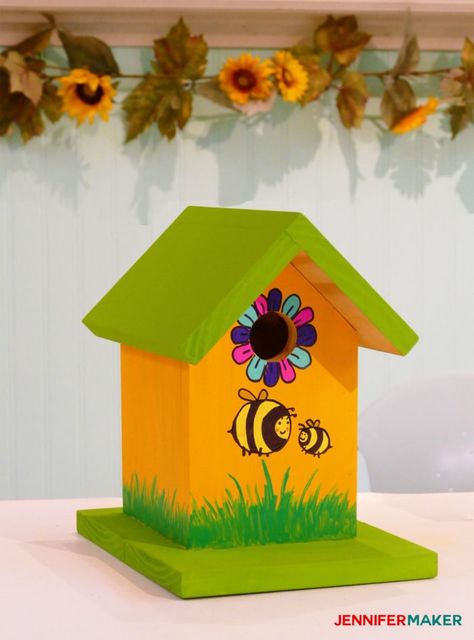 Make a painted birdhouse with our free birdhouse plans! | diy birdhouse Free Birdhouse Plans, Birdhouse Plans, Bird House Plans Free, Diy Birdhouse, Birdhouse Projects, Hand Painted Birdhouses, Homemade Bird Houses, Bird Houses Ideas Diy, Bird House Plans