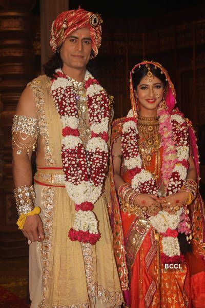 Shiv Vivah, Shiv And Parvati, Mohit Raina, South Indian Wedding Saree, Devon Ke Dev Mahadev, Indian Goddess Kali, Sonarika Bhadoria, Shri Ganesh Images, Bride Attire