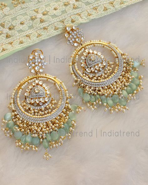 Desi Jewellery, Indian Bridal Jewelry Sets, Indian Jewelry Earrings, Antique Jewellery Designs, Jewelry Set Design, Fancy Jewellery Designs, Antique Jewelry Indian, Indian Bridal Jewelry, Indian Jewellery Design Earrings