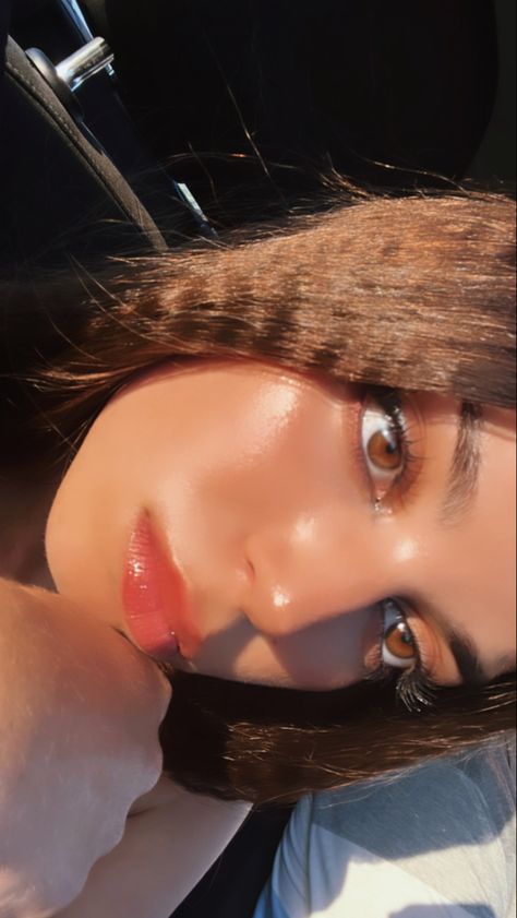 Light Brown Eyes Aesthetic, Brown Eyes In The Sun, Honey Eyes, Brown Eyes Aesthetic, Brown Eyed Girls, Dark Brown Eyes, Honey Brown, Eye Makeup Art, Couples Goals