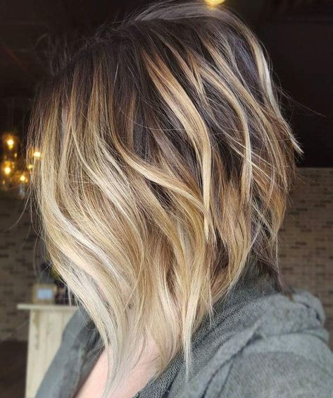 Blonde Highlights Short Hair, Short Hair Highlights, Medium Bob Haircut, Blond Balayage, Wavy Bob Hairstyles, Medium Bob Hairstyles, Short Brown Hair, Brown Hair With Blonde Highlights, How To Lighten Hair