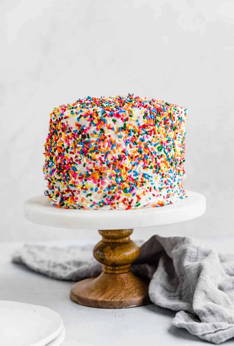 This moist vanilla cake makes for the perfect Smash Cake Recipe! And don't let the title of "Smash Cake" fool you; this cake is perfect for any occasion. Sprinkle Smash Cake, Moist Vanilla Cake Recipe, Reverse Creaming Method, Smash Cake Recipe, Cake For Two Recipe, Cookies And Cream Frosting, 6 Inch Cake, Smash Cake Recipes, Oreo Frosting